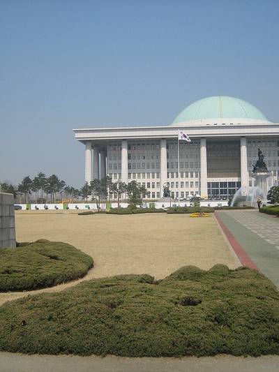 먼저 해보고 규제를 고치는 정부, 규제 샌드박스는 어디까지 풀까